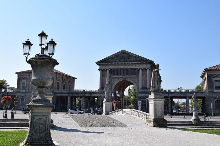 Padua St Anthony's life Tour with Option to Camposampiero