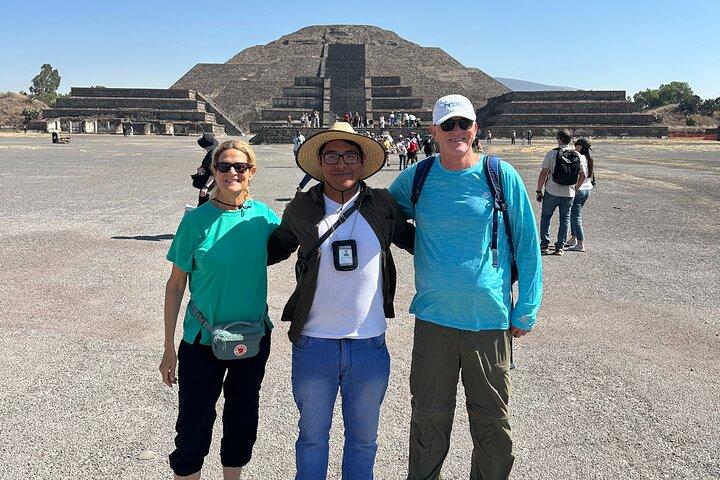 3-in-1 Tour: Teotihuacan and Breakfast at the restaurant "LA GRUTA"