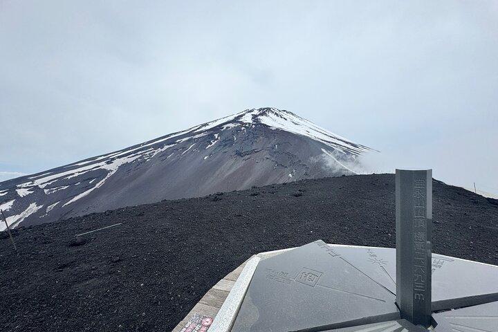 Private Mt. Fuji Hoei Crater Hiking and Sightseeing Tour