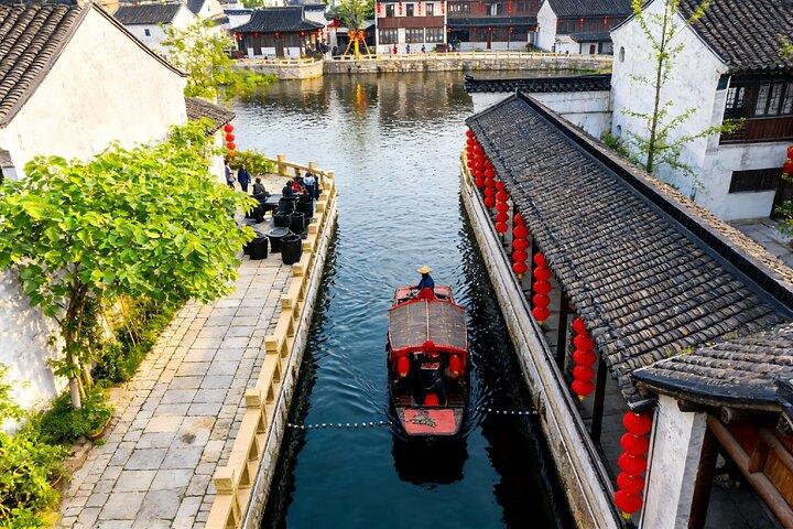 Guilin Private Day Tour to Reed Flute Cave,Elephant Trunk Hill and Daxu Old Town