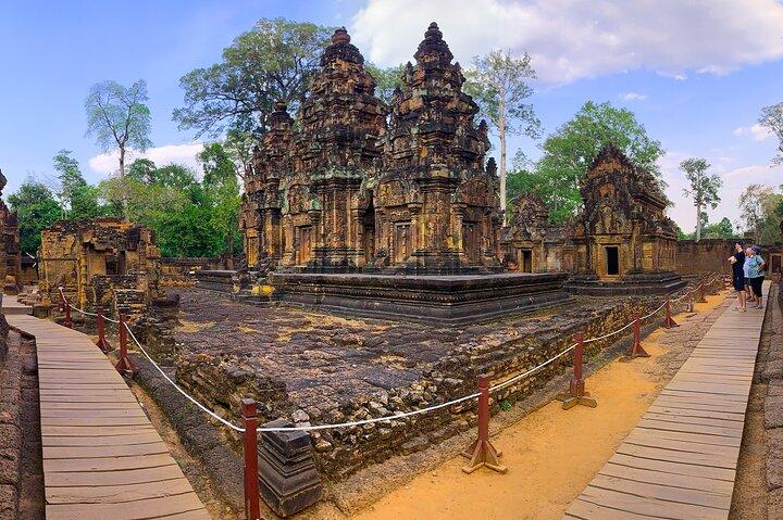 Banteay Srei and Beng Mealea Temples