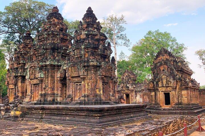 Banteay Srei and Beng Mealea Temples