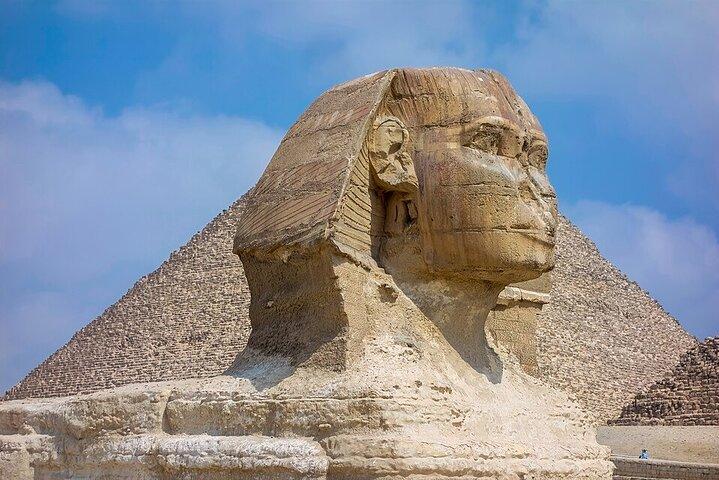 Giza Pyramids And Egyptian Museum Tour with Lunch