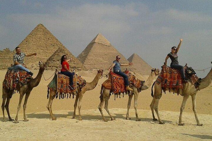 Camel Ride Tour Around the Pyramids of Giza