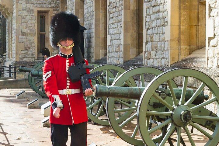 Tower of London Crown Jewels and All Hallows Church Private Tour