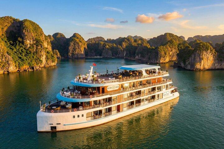 Hanoi: 2-Day Bai Tu Long Bay Luxury Escape aboard Cycad Cruise