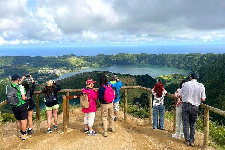 São Miguel Highlights Sete Cidades and Lagoa do Fogo Tour