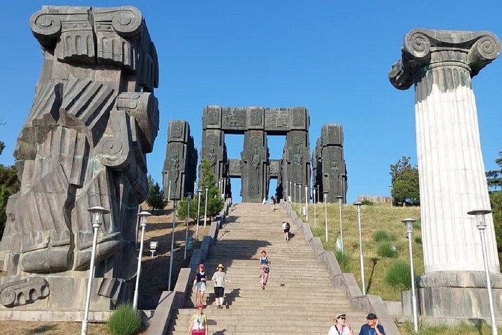 Chronicles of Georgia Guided Tour with Transfer