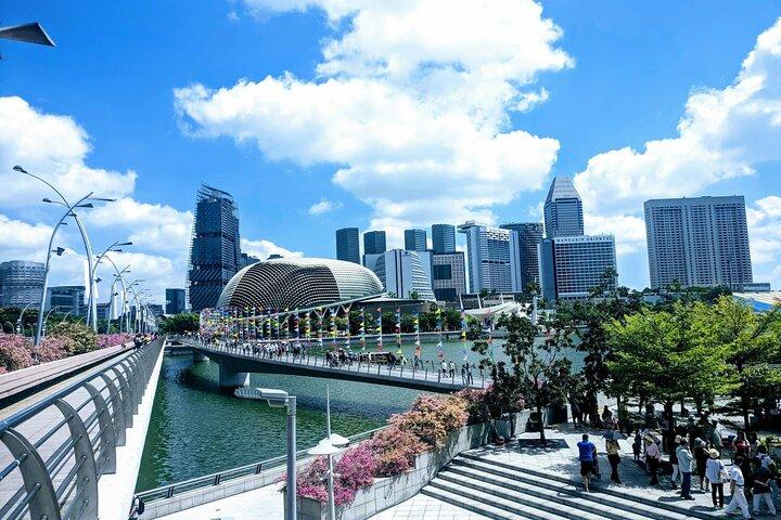 Singapore: Icons of the Lion City with Gardens by the Bay