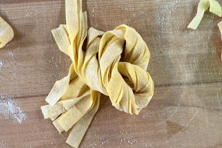 Rooftop Pasta and Cocktails Cooking Class in Rome