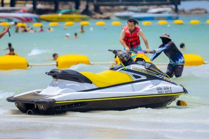 Pattaya Coral Island Speedboat Tour Transfers, Watersports, Lunch