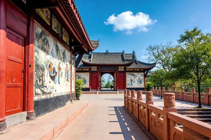 Private Customized Chengdu City Highlights Tour with Hotpot Meal