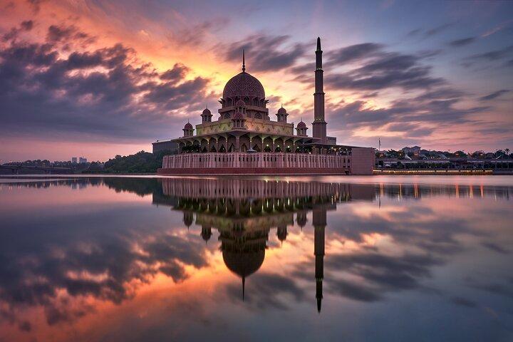 Putrajaya by Night: Sunset Views, Iconic Bridges & Lake Cruise