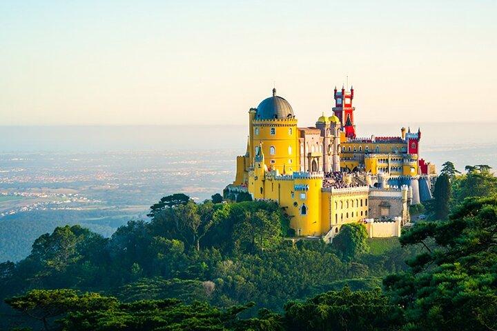 Sintra by Minibus: Pena Palace, Cascais & Atlantic Coast Wonders