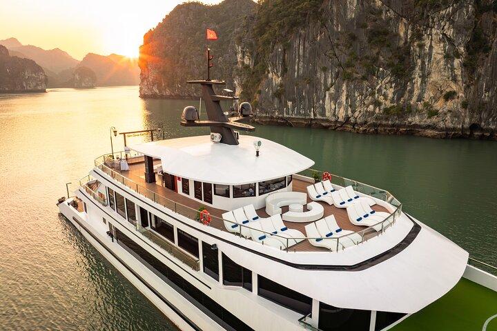 Hera Day Cruise Best Choice for Luxury Day Tour to Halong Bay