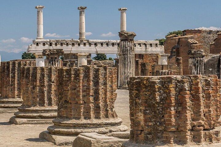 Pompeii, Herculaneum, Vesuvius Hike Small-Group Tour from Naples