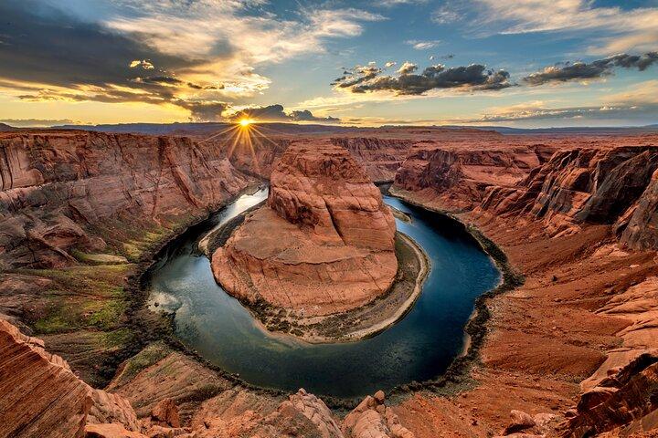 Antelope Canyon & Horseshoe Bend Day Tour from Las Vegas