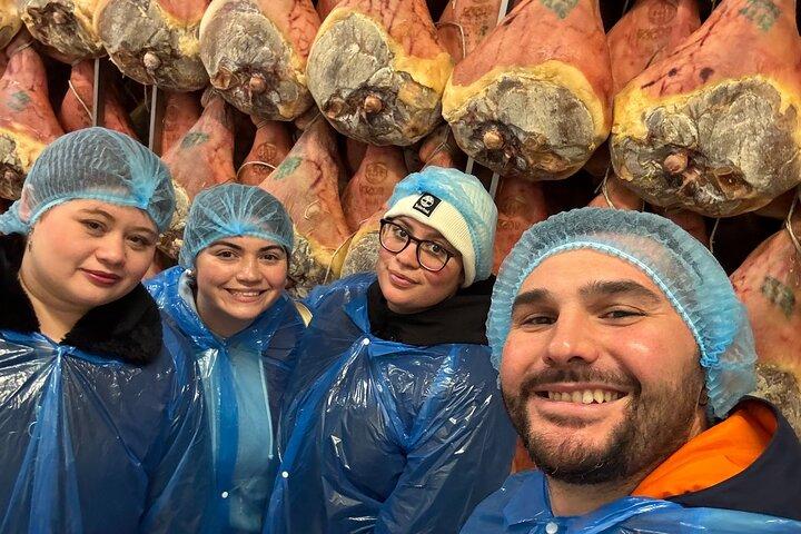 Small-Group Parma Food Tour: Parmigiano, Prosciutto & Castle