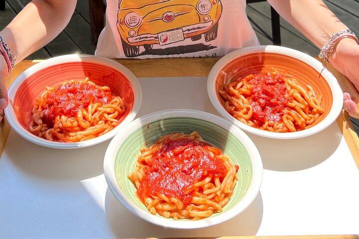 Cooking class in an authentic Tuscan farm