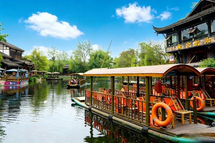 Chengdu Private Day Tour to the Leshan Giant Buddha and Huanglongxi Old Town