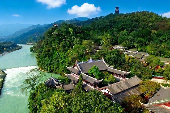 Chengdu Private Day Tour to Qingcheng Mountain and Dujiangyan Irrigation System
