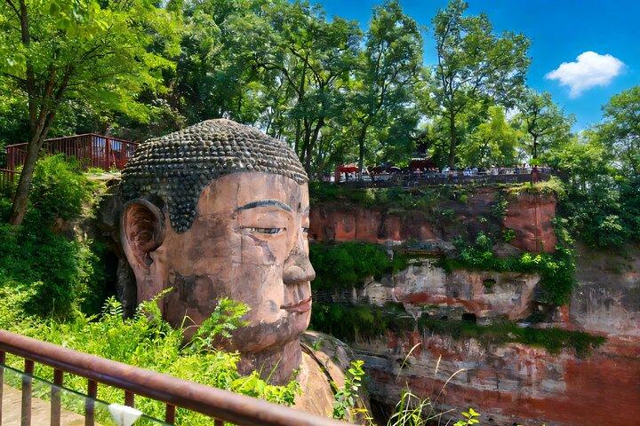 All Inclusive Chengdu Private Day Tour to Leshan Giant Buddha andCity Highlights