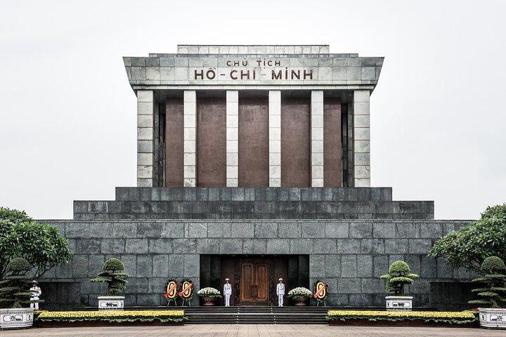 Private Hanoi Full-Day City Tour with Cyclo & Local Lunch