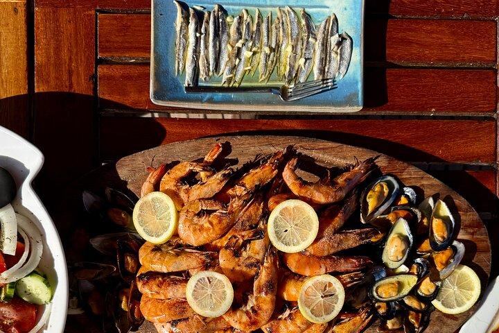 South Coast Premium Sail Cruise–Lunch, Drinks, Swim & Sunset