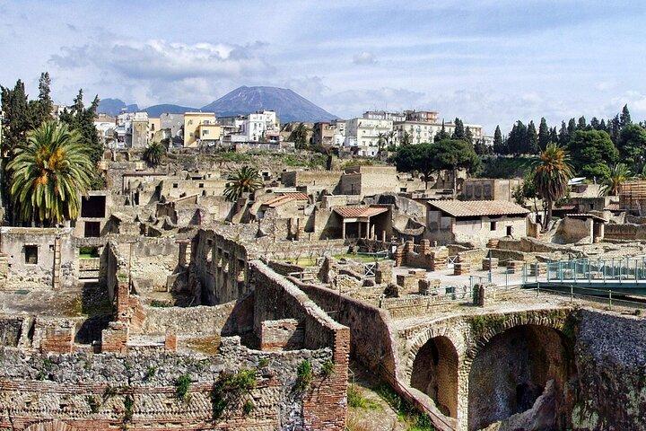 Pompeii, Herculaneum and Vesuvius Hike Small-Group from Sorrento