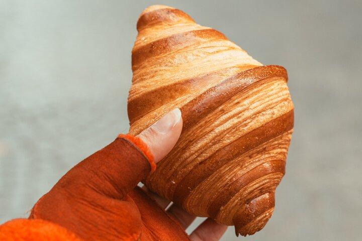 Paris Food Tour in the Morning: Croissants, Baguettes & Chocolate