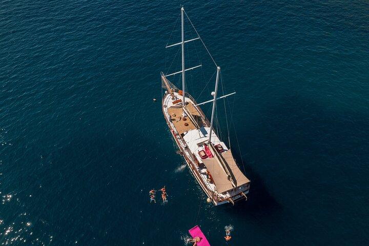 Cabo San Lucas Luxury Yacht Snorkel Cruise with Gourmet Lunch