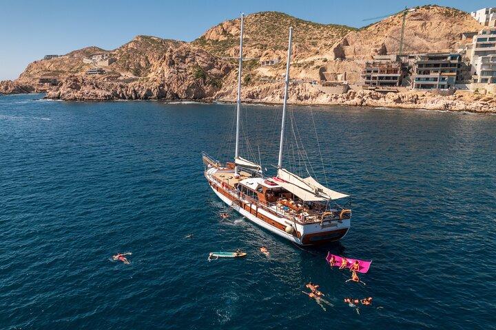 Cabo San Lucas Luxury Yacht Snorkel Cruise with Gourmet Lunch
