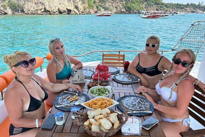 Antalya Private Yacht Tour with Jacuzzi & Transfer