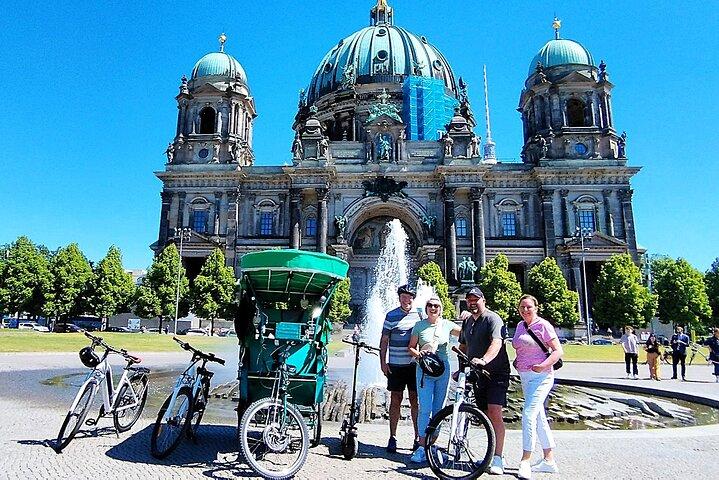 Private (E)Bike Tour Up to 6 Person-(1 Rickshaw for 2 Non Bikers)