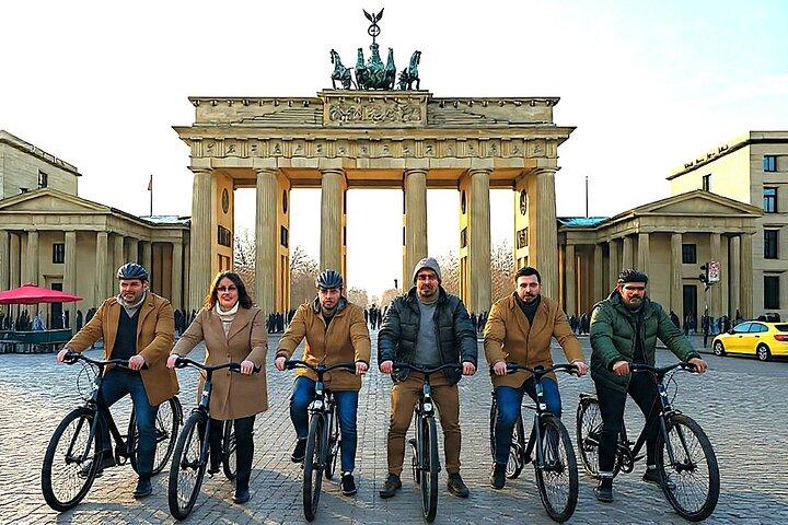Private (E)Bike Tour Up to 6 Person-(1 Rickshaw for 2 Non Bikers)
