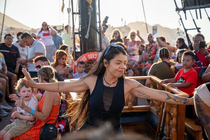 Yo Ho Pirate Sunset Dinner Cruise in Cabo San Lucas
