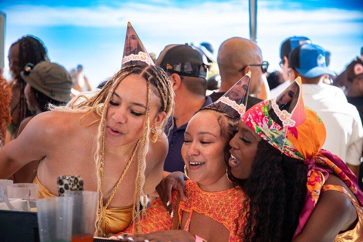 Cabo Escape Snorkel Cruise with Open Bar, Lunch & El Arco Views