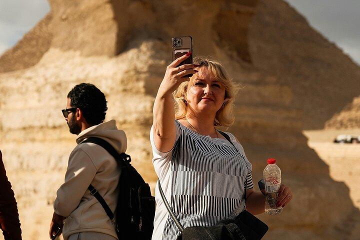 Private Guided Half-Day Visit to the Giza Pyramids & Sphinx Tour