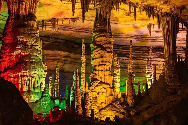 Guilin Private Day Tour to Reed Flute Cave,Elephant Trunk Hill and Daxu Old Town