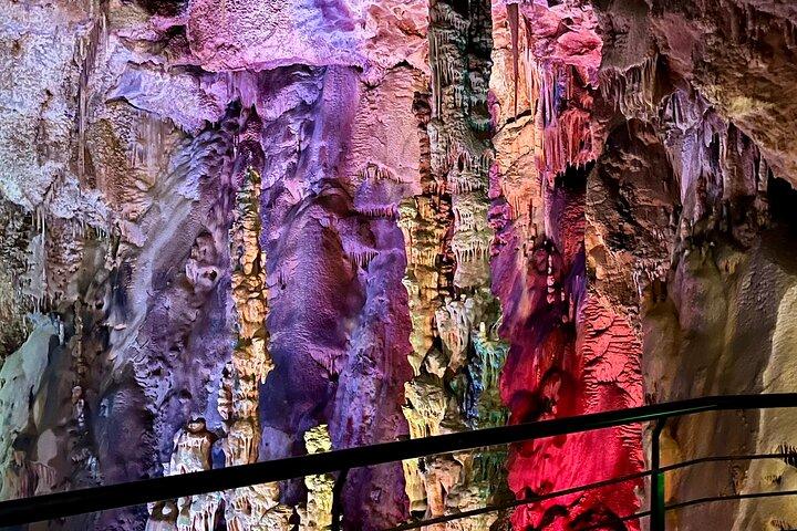 Alicante: The highest cave in Spain with transport included.