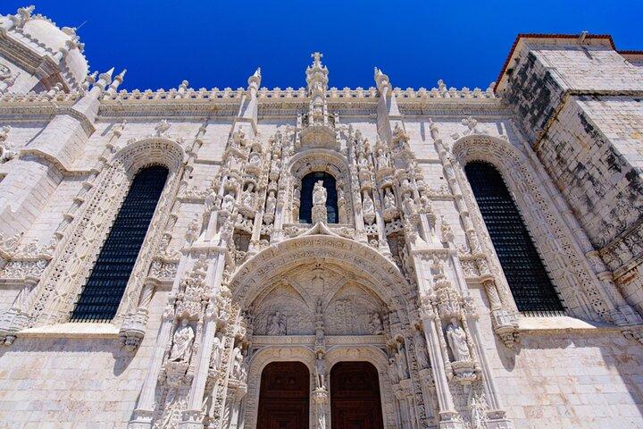 Lisbon Private Full-Day City Tour with Local Driver-Guide