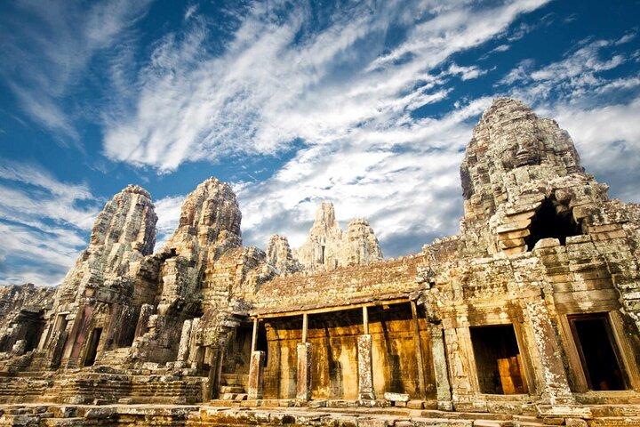 Private tours to Angkor Wat Sunrise, Angkor Thom & Ta Prohm