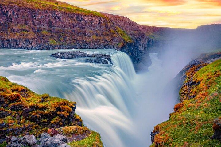 Iceland from Reykjavik: Golden Circle Tour with Local Surprise