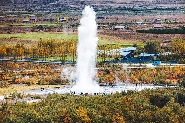 Iceland from Reykjavik: Golden Circle Tour with Local Surprise