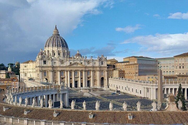 St. Peter's Basilica: Square, Dome & Papal Tombs - Skip the Line