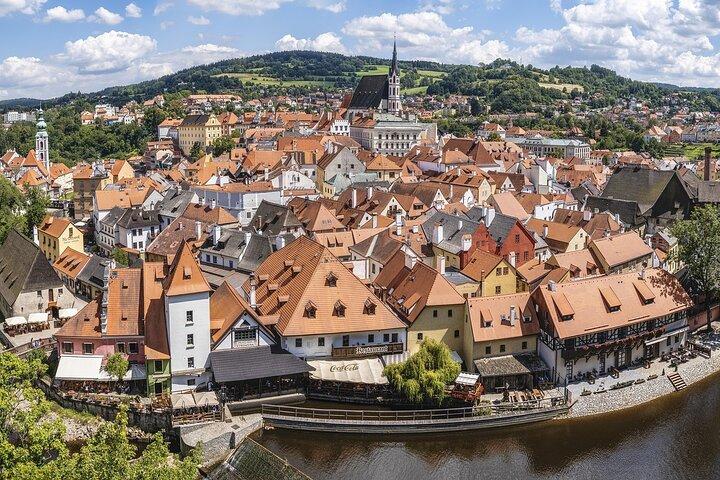 Prague to Passau Private Transfer with 2 hours of Sightseeing