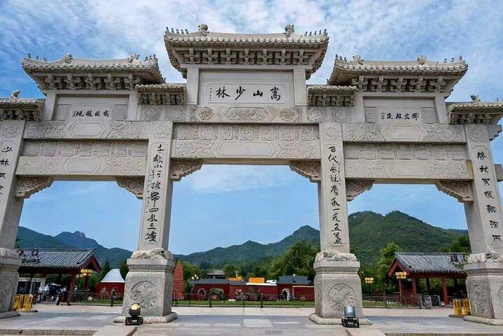 Luoyang Private Tour to Shaolin Temple including Kungfu Lesson