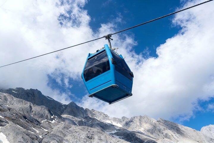 Lijiang Private Day Tour: Jade Dragon Snow Mountain and Impression Lijiang Show