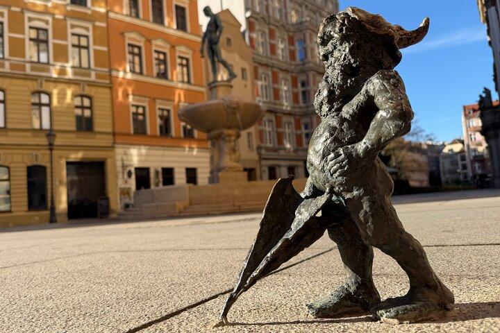Wroclaw Dwarfs and Sightseeing E-Car Tour