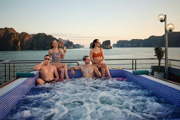 Halong 6 hours Boat tour with Cave, Kayak, lunch, transfer high-way from Hanoi